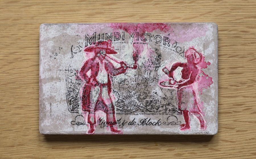 Mundi Victor 10    |    10,7 x 17 x 1,7 cm     |    available at Gallery Nasty Alice