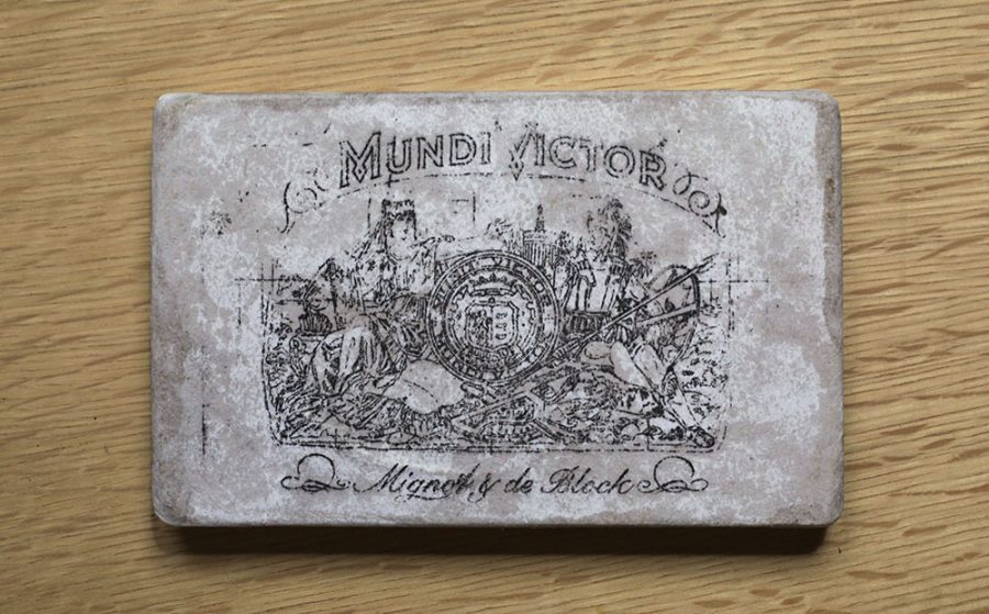 Mundi Victor 14    |    10,7 x 17 x 1,7 cm     |    available at Gallery Nasty Alice